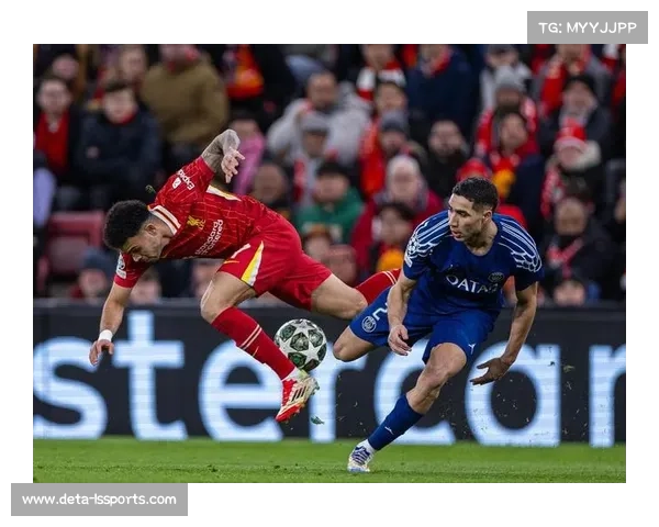 阿什拉夫踩踏犯规染红，十人巴黎逆境中靠门德斯头槌制胜